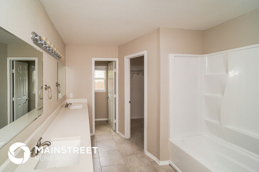 Building Photo - 4902 Buckwheat St