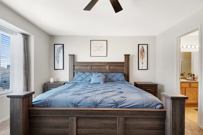 Building Photo - 2205 Meadowlark Ln