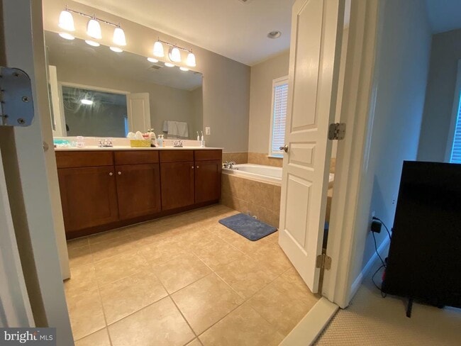 Building Photo - 12239 Water Elm Ln