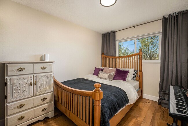 Building Photo - Spacious Home and a Hobbyist Dream w/Large...