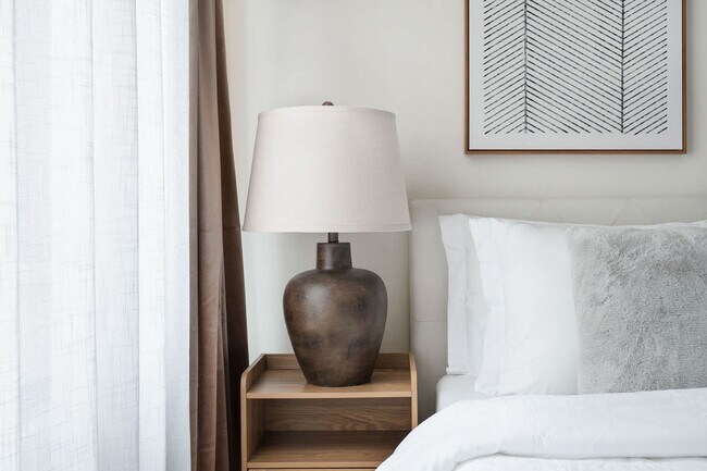 Building Photo - 244 E 75th St