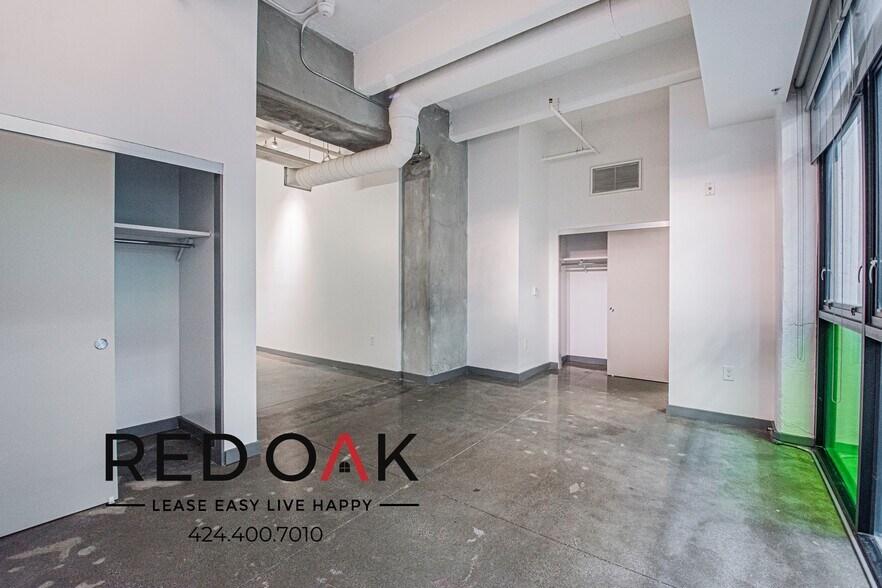 Building Photo - 430 S Broadway