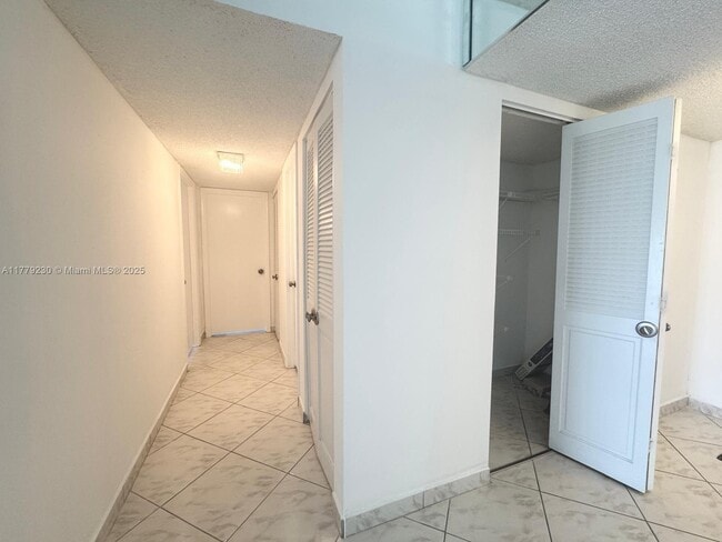 Building Photo - 3800 S Ocean Dr