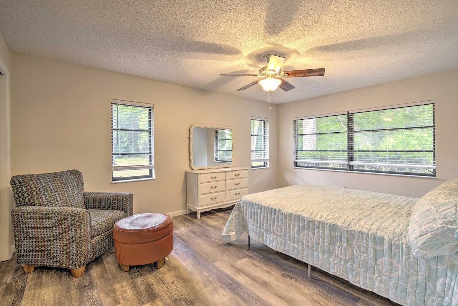 Building Photo - 6 Shumard Ct N