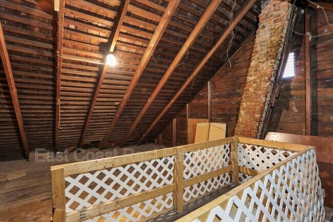 Building Photo - 805 S Potomac St