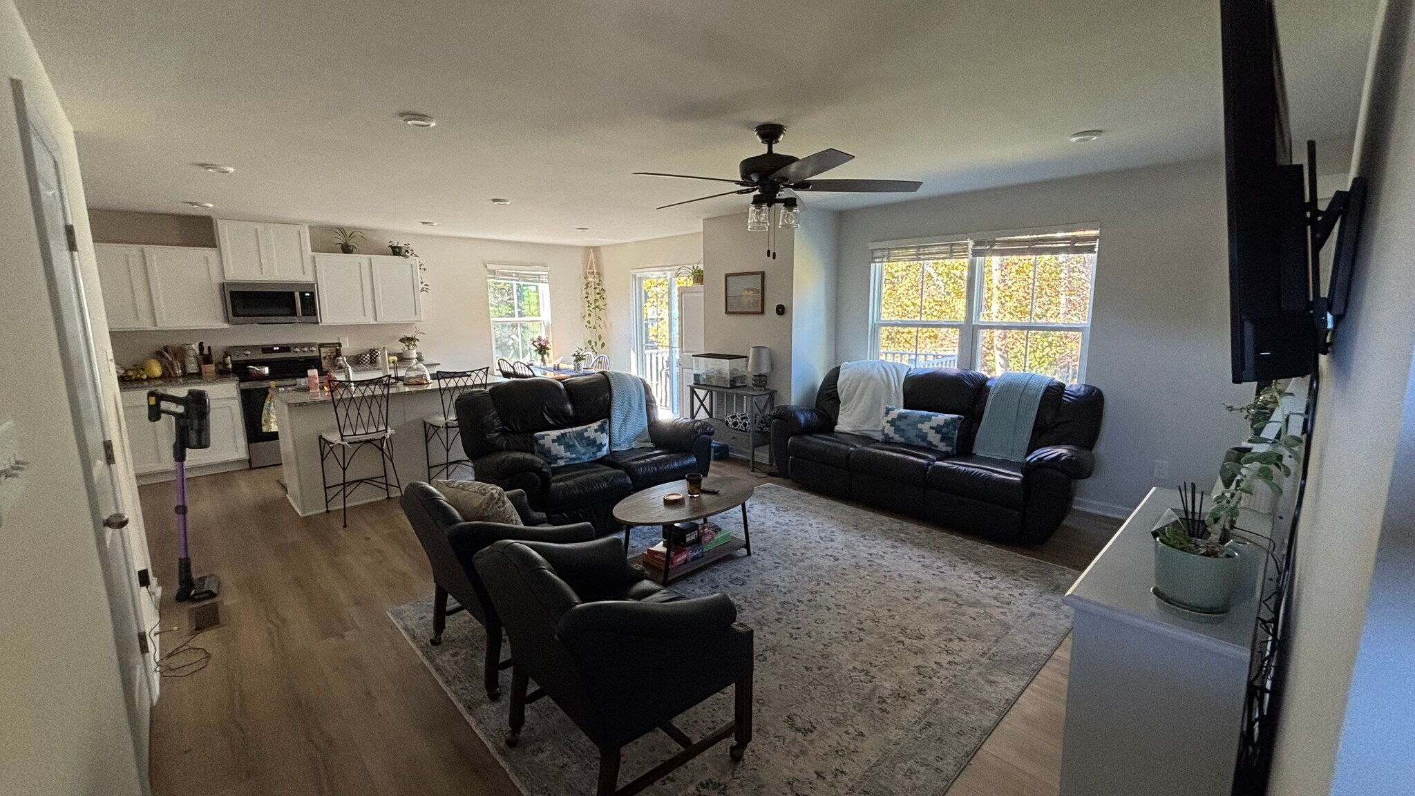 Building Photo - 284 Thicket Dr