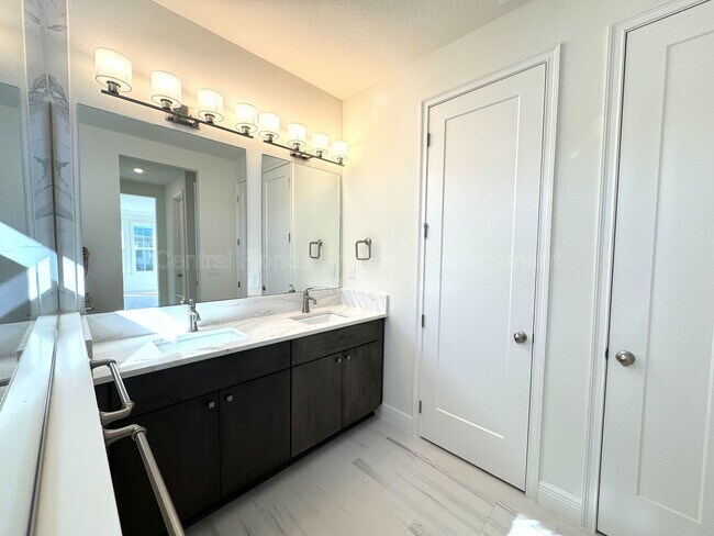 Building Photo - 9819 Gobat Aly