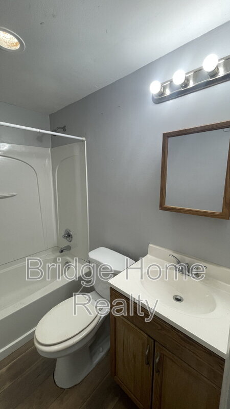 Building Photo - 447 Hays Ave