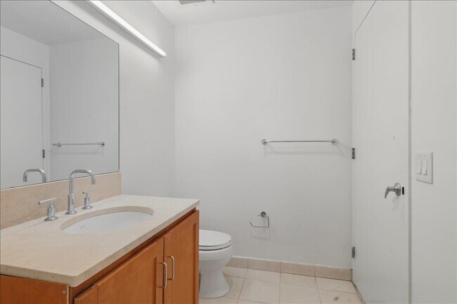 Building Photo - 389 Washington St