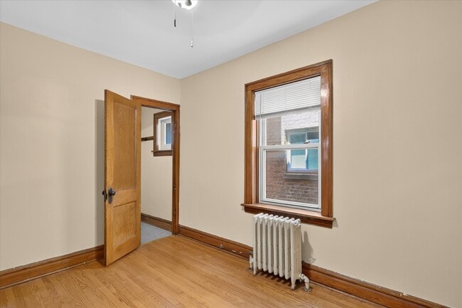 Building Photo - 1822 Gunderson Ave