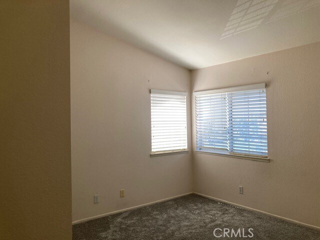 Building Photo - 20 Flintstone