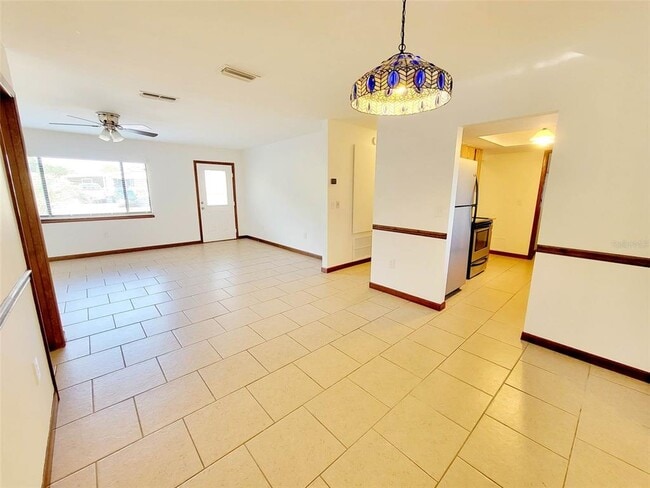 Building Photo - 9760 SW 101st Ln