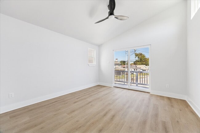 Building Photo - 4310 Canal St