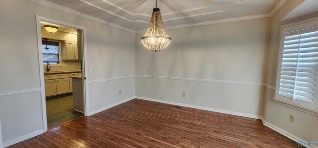 Building Photo - 105 Darr Dr