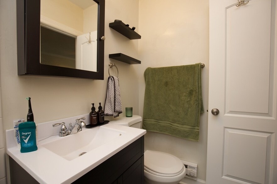 Building Photo - 2127 N Fremont St