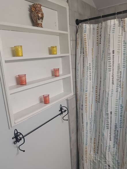 Bathroom - 7248 Shoshone Ave