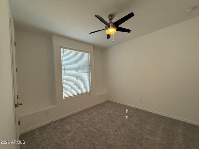 Building Photo - 10155 W Columbus Ave