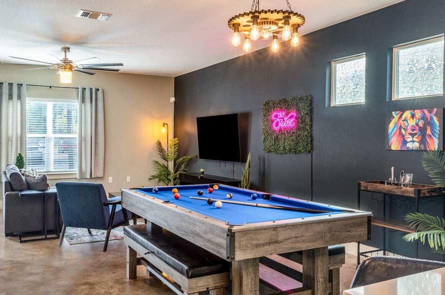 Building Photo - 3000 Neal St