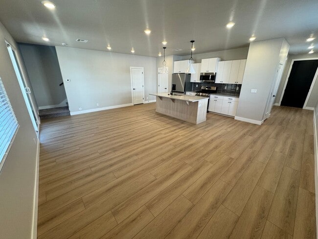 Building Photo - Coral Canyon 4-Bedroom End-Unit Townhome! Brand New!!