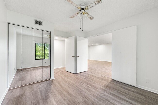 Building Photo - 3618 Alder Dr