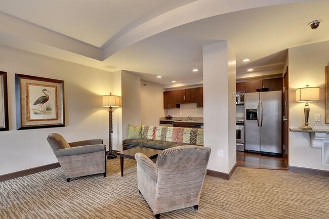 Building Photo - 317 Groveland Ave