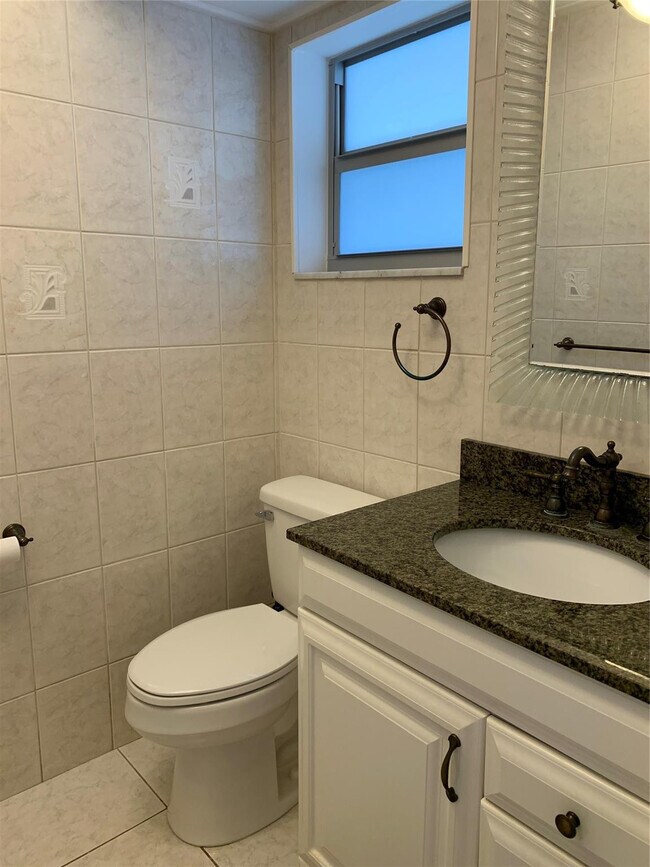 Building Photo - 1541 S Ocean Blvd