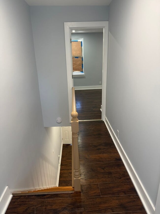 Building Photo - Charming 2-Bedroom Home in Port Richmond Available For Rent!