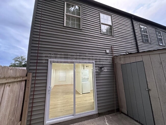 Building Photo - 1515 Stowmarket Ct