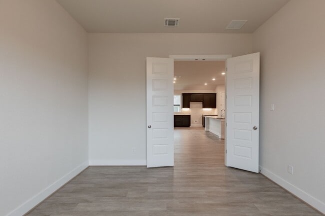 Building Photo - 3804 Sandhill Crane Dr