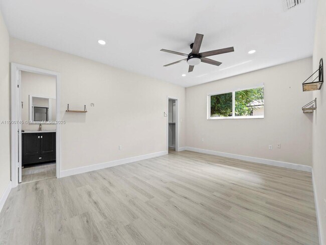 Building Photo - 17223 SW 87th Ave
