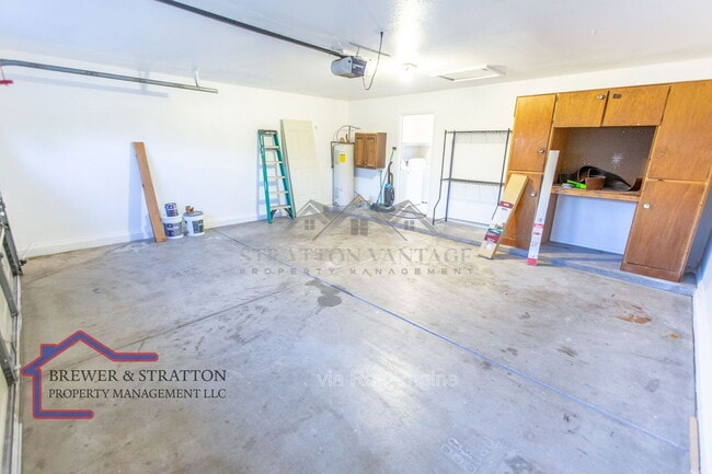 Building Photo - 1431 E Encinas Ave