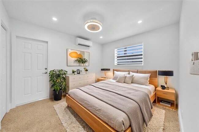 Building Photo - 5122 NE 19th Ave