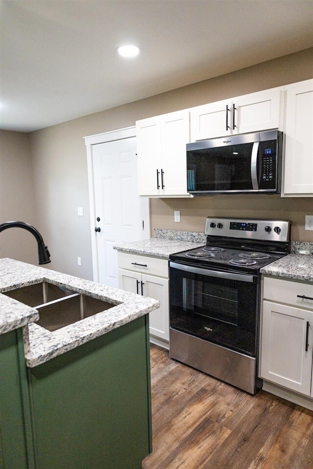 Building Photo - 516 Claremoor Ave