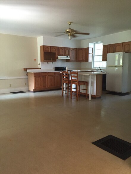 Building Photo - 79 Lower Creek Rd