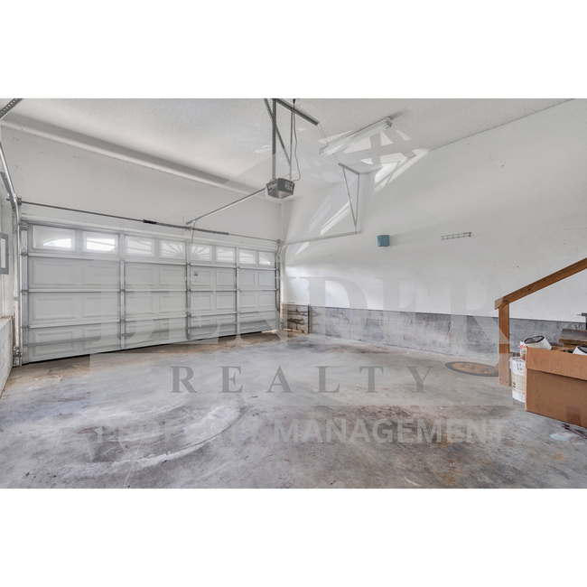 Building Photo - REDUCED!!! BEAUTIFUL HOME