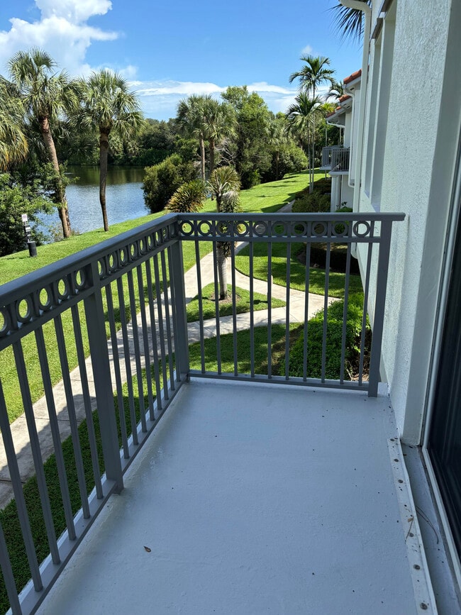 Building Photo - 2048 Alta Meadows Ln