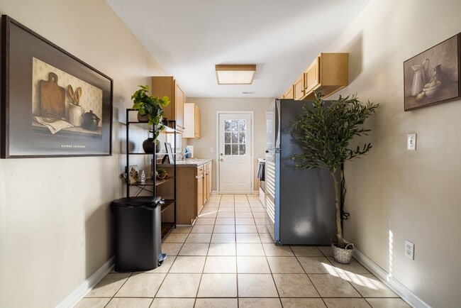 Building Photo - 707 Bagwell Ct