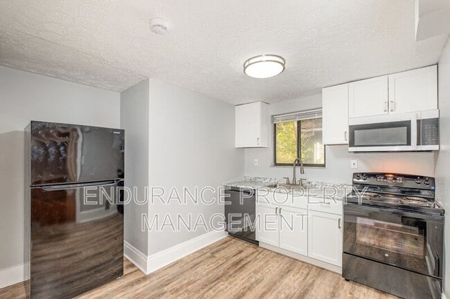 Building Photo - 2128 Crane Ave