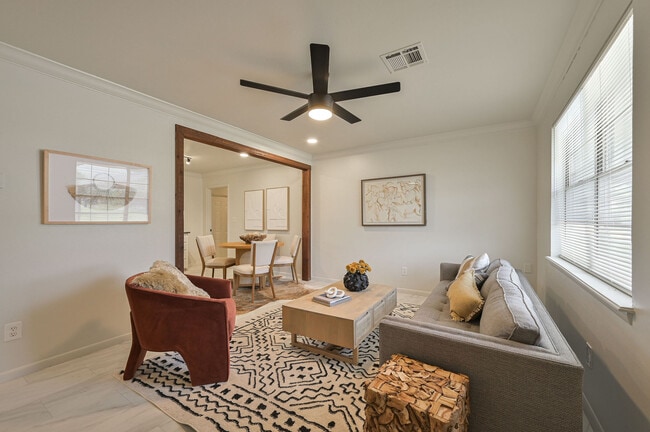 Building Photo - 505 N Norman Ave