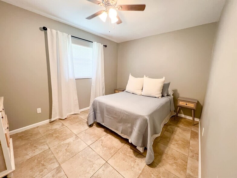 Building Photo - 13921 19th St