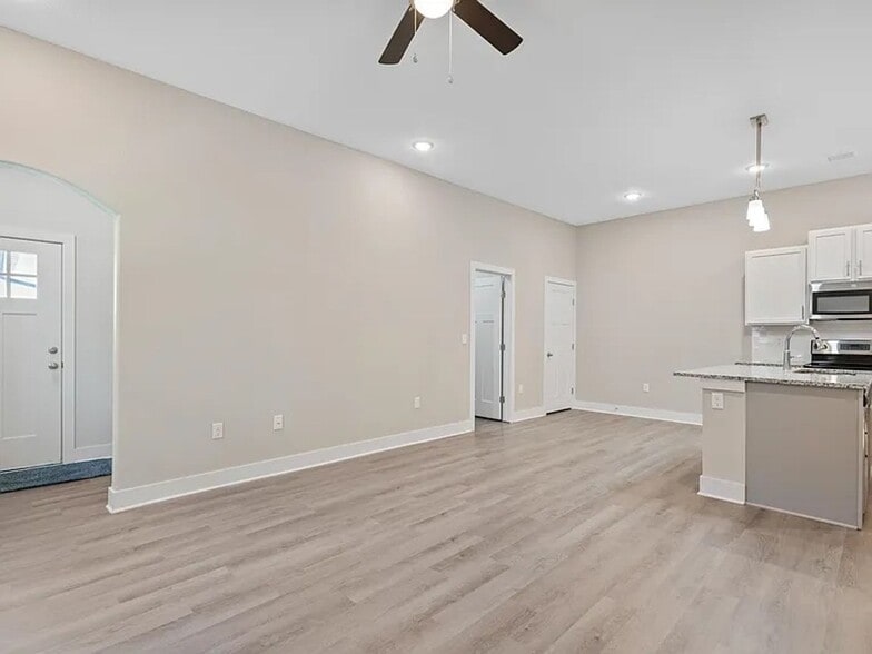 Building Photo - 3518 W 45th St S