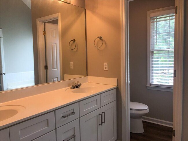 Building Photo - 4450 Lockett Trce