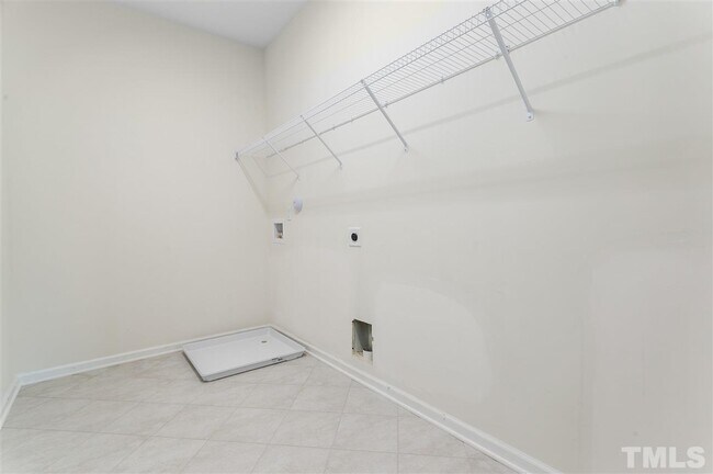Building Photo - 2034 Chipley Dr
