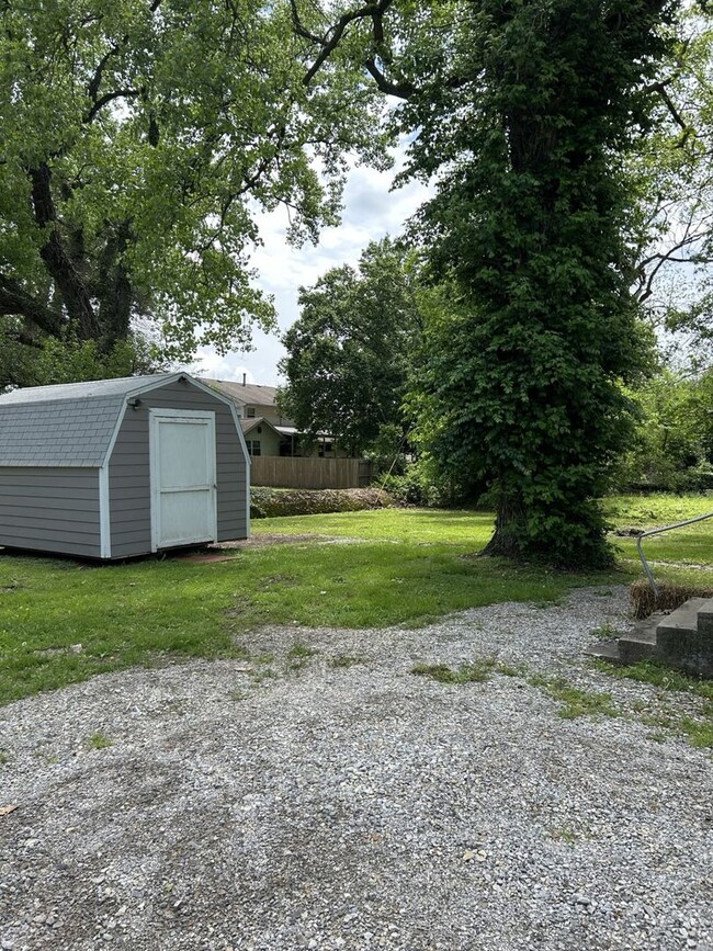 Building Photo - Absolutely Adorable 3br/1ba House - PERFEC...