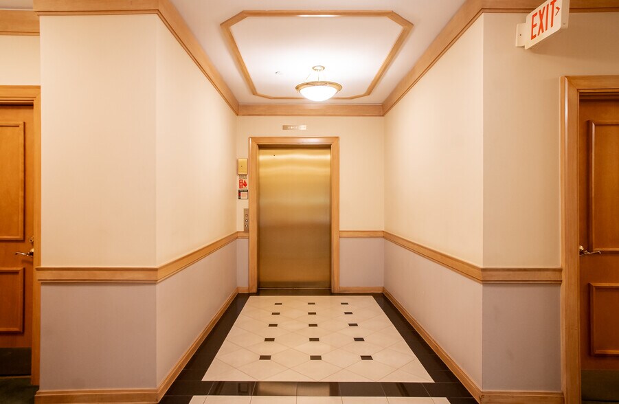 Building Photo - 660 McHenry Rd
