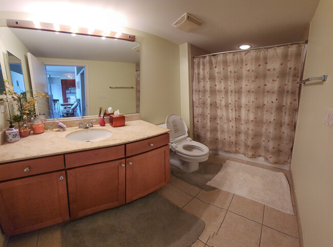 2nd Bathroom - 1000 W 15th St