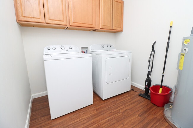 Building Photo - 1904 Karen Ln