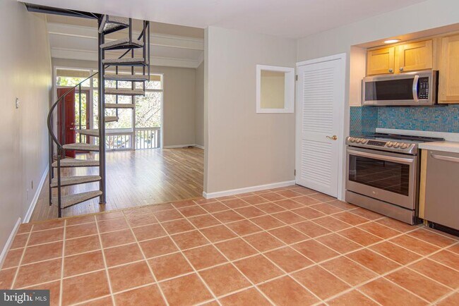 Building Photo - 20A Oscar Hammerstein Way