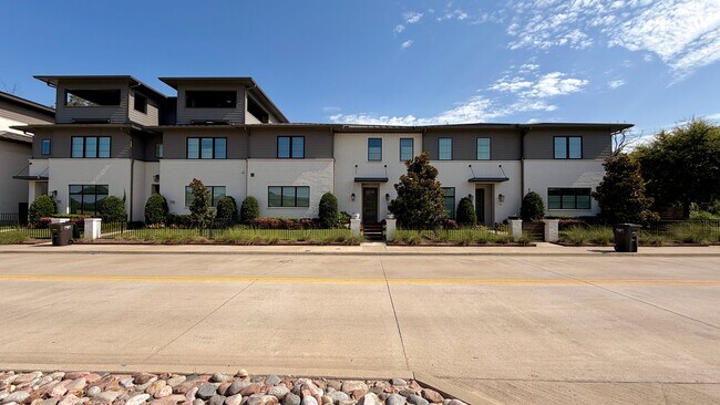 Building Photo - 4233 Watercourse Dr
