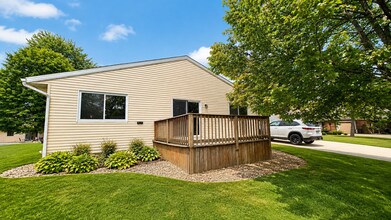 Building Photo - 1817-1819 Sawmill Pl Mansfield OH 44904